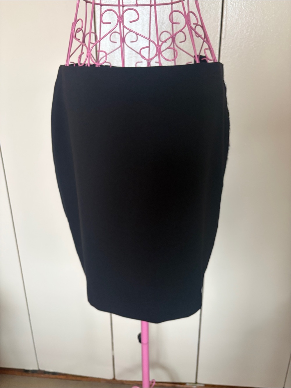 H&M Black Pencil Skirt - Sleek Professional Style